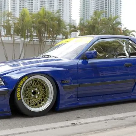 PandeM (TRA Kyoto) BMW E30 V1 Widebody Kit